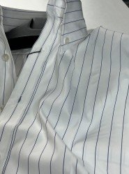 9171-Briva Beyaz Mavi Çizgili Dik Yaka Düğmeli Pamuk Saten Slim Fit Gömlek