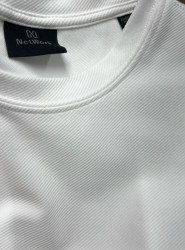 9201-NTWRK Beyaz Kendinden Desenli Kumaş Basic Tshirt