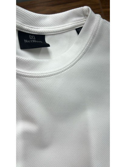 9201-NTWRK Beyaz Kendinden Desenli Kumaş Basic Tshirt