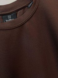 9204-NTWRK Kahverengi Kendinden Desenli Kumaş Basic Tshirt