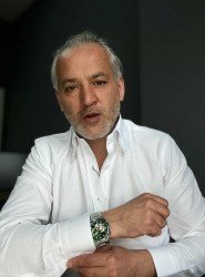 9258-Briva Beyaz Kendinden Çizgili Dik Yaka Gizli Düğme Slim Fit Gömlek