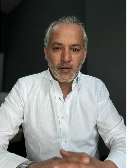 9258-Briva Beyaz Kendinden Çizgili Dik Yaka Gizli Düğme Slim Fit Gömlek