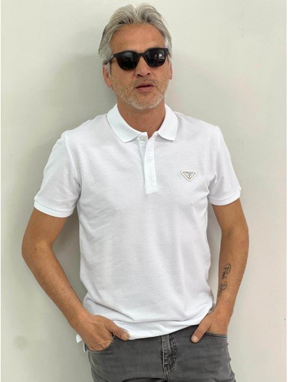 8444-PRD Beyaz İki Düğmeli Önü Armalı Polo Yaka Tshırt
