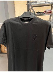 8631- Ami Siyah Kabartma Kalp Logolu Tshirt