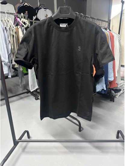 8639- Burunello Cucinelli Siyah Göğüs Metal Logolo Tshirt